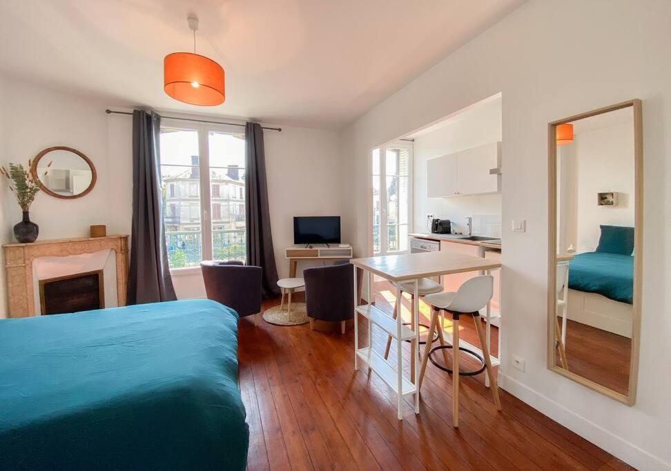 Unique Et Elegant, Gare Hyper Centre Wifi Apartment Вернон Екстериор снимка